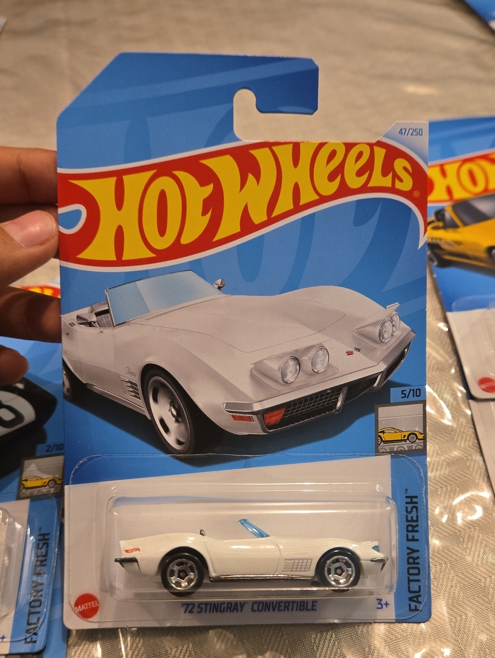 '72 Stingray Convertible - White